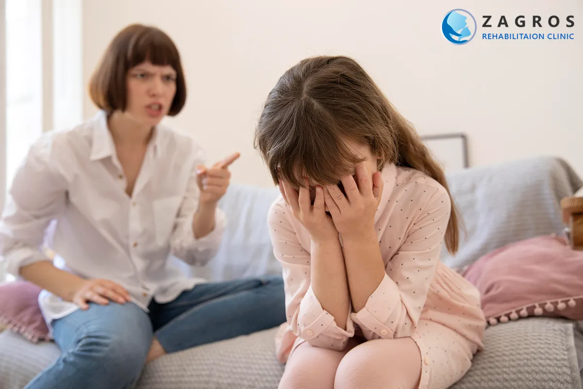 تأثیر تشویق و تنبیه بر رشد روانی کودک (راهنمای علمی برای والدین) 7 تأثیر تشویق و تنبیه بر رشد روانی کودک از دیدگاه روانشناسی ، تأثیر تشویق و تنبیه بر رشد روانی کودک ، روشهای تربیتی مؤثر برای والدین ، رشد هیجانی و رفتاری کودک